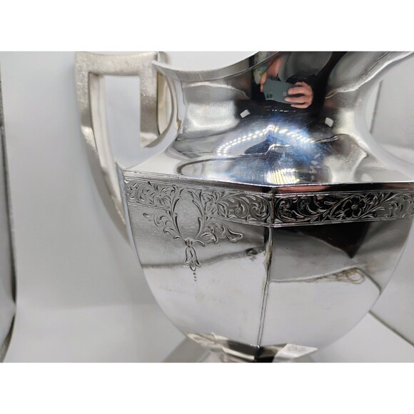 INTERNATIONAL SILVER CO.- WILCOX S. P. CO. - LARGE PITCHER 1972 "F" Monogram - Picture 7 of 10